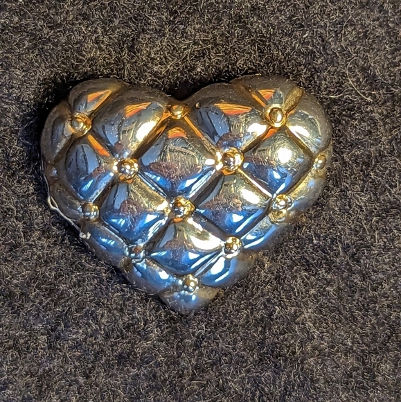 💕 Vintage Heart woven Silvertone with gold tone design criss  cross brooch … - Picture 3 of 12